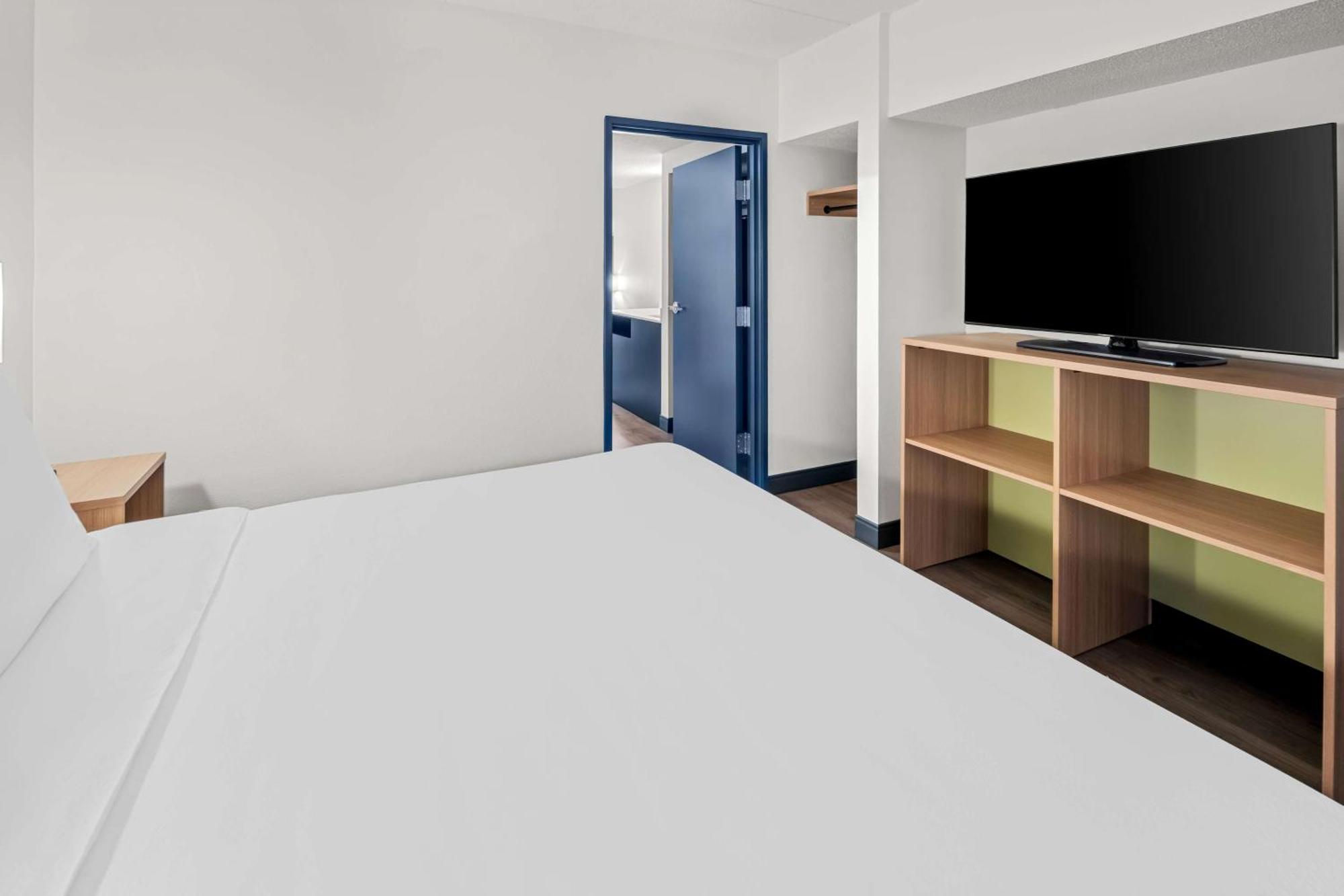 Spark By Hilton وودبريدج المظهر الخارجي الصورة
